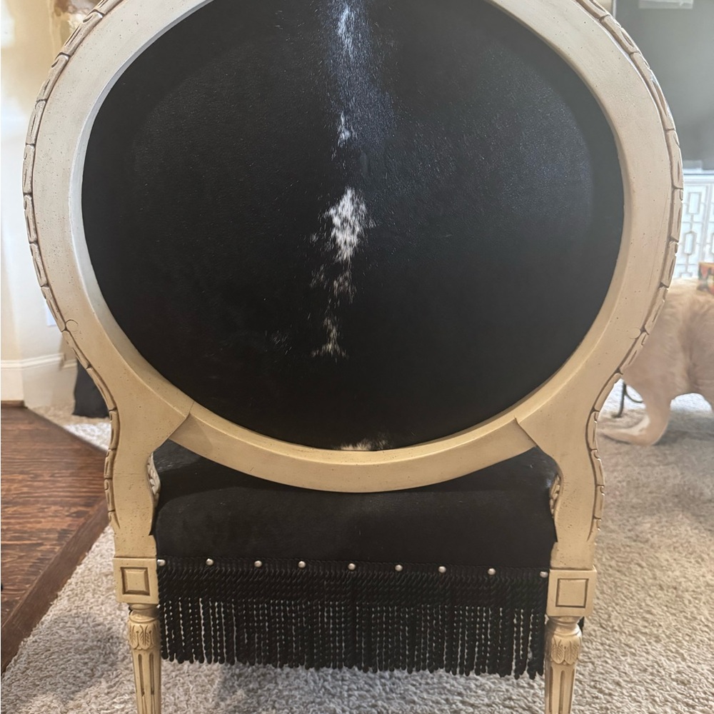 Johnny Cash Elegant Black and Cream hair on hide Accent Chair - Picture 2 of 4